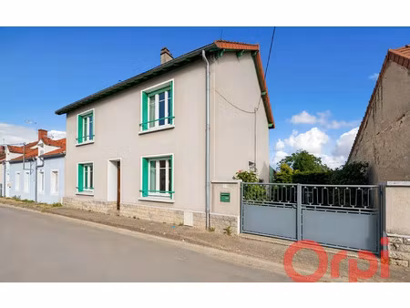 maison sancoins 127 m² t-5 à vendre  121 000 €