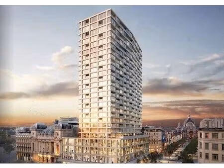 un des bâtiments qui composent l'horizon d'anvers