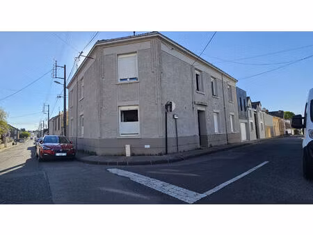 mairie de chantenay   très bel immeuble de rapport composé de 5 appartements