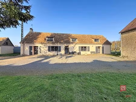 proche bonnetable  longère de 225 m2 dans bel environnement