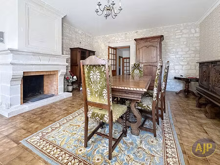 maison charentaise au centre de pons