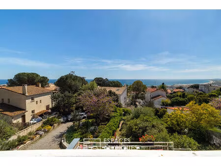 maison avec studio indépendant  face à la mer