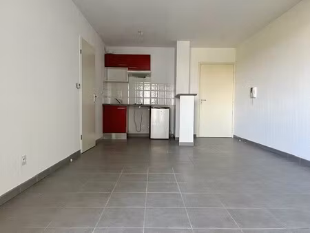 à vendre – t2 de 44 m² à colomiers – très bon état avec parking