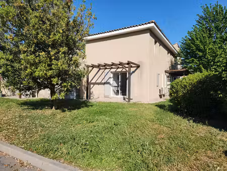 exclusivite a saint saturnin les avignon - appartement t3 54 m² meublé avec terrasse et pi
