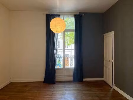 location appartement 2 pièces à angers (49000) : à louer 2 pièces / 44m² angers
