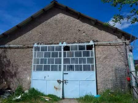 ancienne forge 90m2 avec terrain de 6500m2