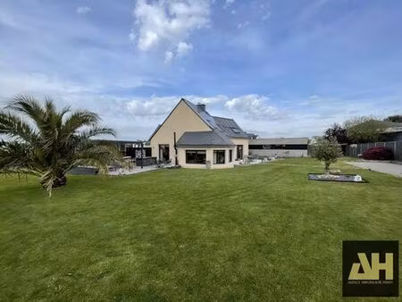 maison de luxe de 7 pièces en vente à plounéventer  bretagne