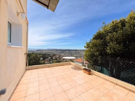 magnifique appartement 3 pièces terrasse vue mer et garage