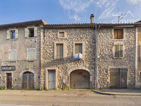 maison de ville 2ch avec jardin  garage et studio à rénover