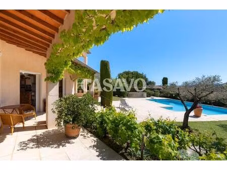 vente maison 6 pièces de 180m² - 13590 meyreuil