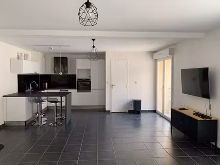 location appartement 3 pièces 62 m2 à saint-chamond