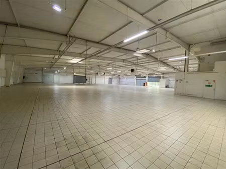 location local d'activités etrechy 2 812 m²