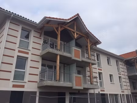 gujan mestras t2 très récent 2ème étage avec balcon et parking