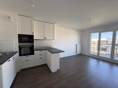 montlhéry - t2 avec balcon 40 19 m²