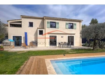 villa 8 pièces entièrement rénovée
