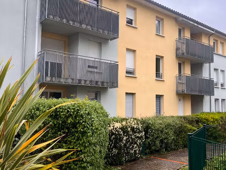 foix résidence la voluzienne ?appartement de type 2 avec vue piscine