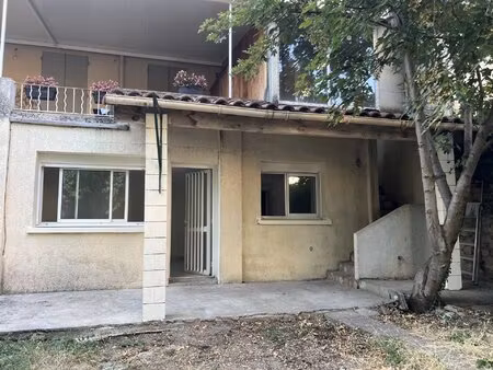 centre ville d'aubenas   appartement 2 pièces en rdj