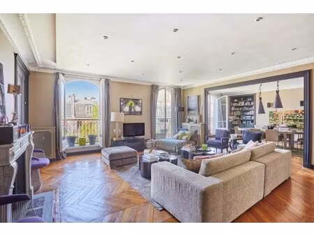 paris 7th district – an ideal pied a terre with id 2886937343