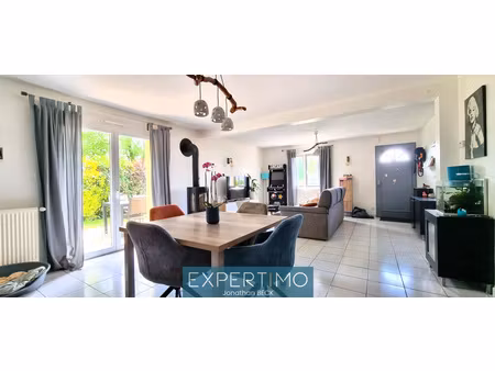 belle maison d'habitation de type 5 pièces