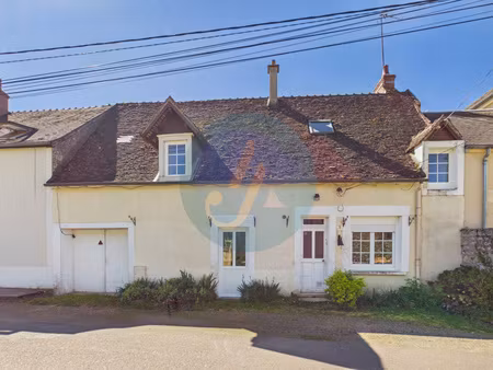 maison de caractère  3 chambres  garage et jardin clos à narcy