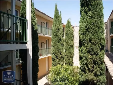 appartement à louer 1 pièce 18 m² - nîmes (30) - 418€