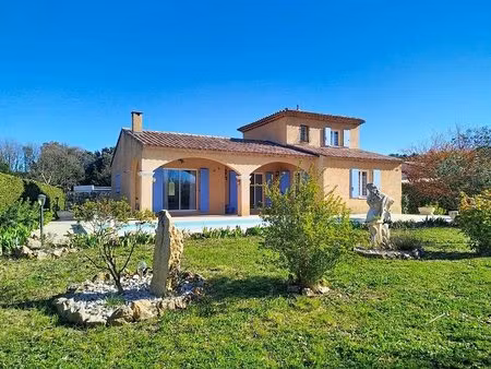 maison regusse 4 pièce(s) 102 m2 avec piscine et garage