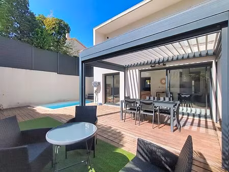 saint-aygulf  maison individuelle centre ville 3 chambres piscine