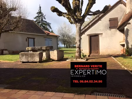 maison 5 pièces de 135m2 avec garage et dépandances sur parcelle de 1770m2 à 10min des aix