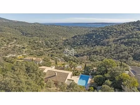 villa vue mer - domaine fermé - position dominante