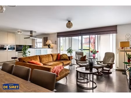 appartement met lift  terras  garage en 2 autostaanplaatsen