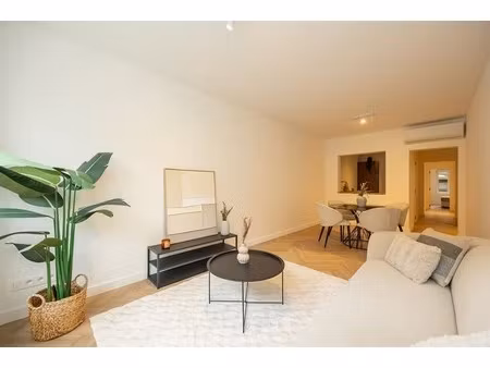 gerenoveerd gelijkvloers appartement met grote tuin