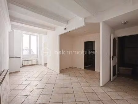 immeuble de 149 65 m² à nimes