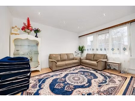 gerenoveerd 3 slaapkamer appartement in centrum mortsel