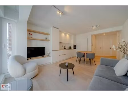 smaakvol gerenoveerd appartement in het hartje van oostende