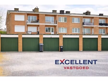 3 afgesloten garageboxen in wondelgem