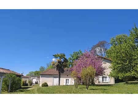 grande maison familiale à saint-privat-en-périgord