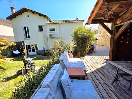eymet - charmante maison de bastide rénovée avec jardin et stationnement