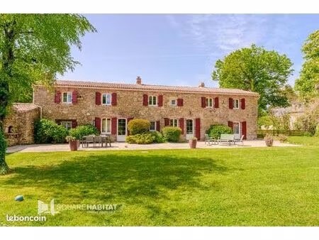 propriété 12 pièces 257 m²