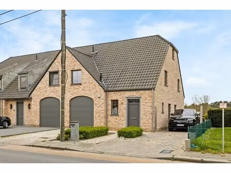 recente gezinswoning op een uitstekende locatie in sint-gillis-waas