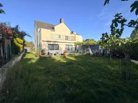 maison contemporaine de 212 m² à vezin-le-coquet