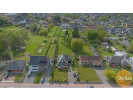 hekelgem –mooie villa met 4 slaapkamers en schitterende tuin