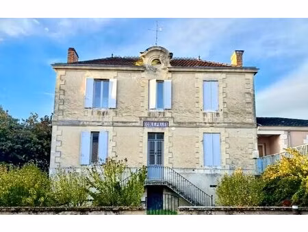 ancienne école en pierre au cœur du lot-et-garonne