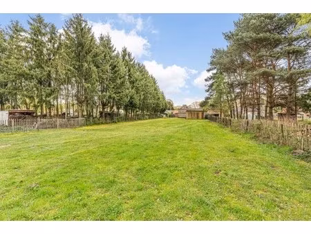 uniek gelegen perceel met te renoveren woning op 24 are