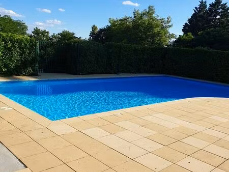 studio rénové avec piscine et tennis à caluire saint clair