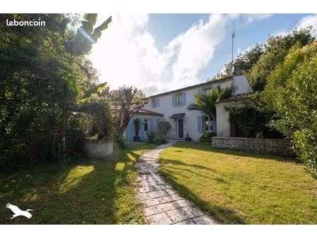 maison 7 pièces 250 m²