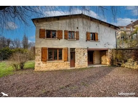 maison 8 pièces 225 m²