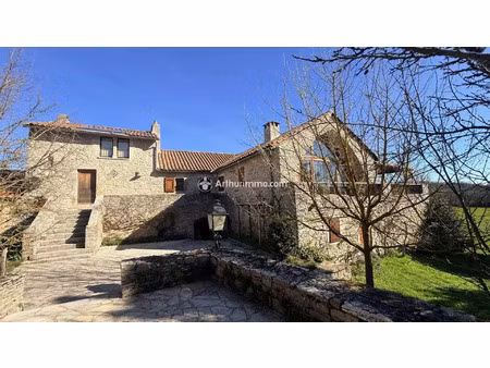 vente propriété 6 pièces 201 m2 à larzac