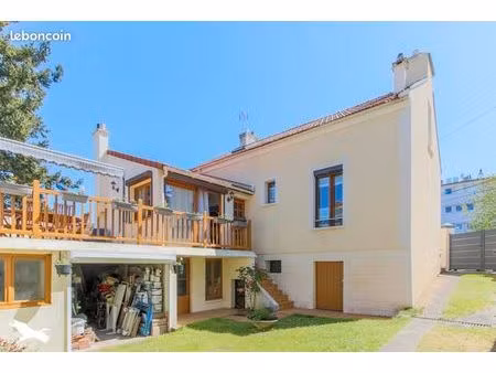 maison de ville 9 pièces 135 m²