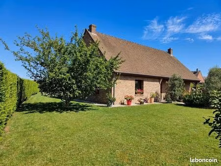 maison individuelle en semi plain pied 163 m2 sur 1300 m2