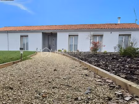 maison traditionnelle de 172 m² à vendrennes